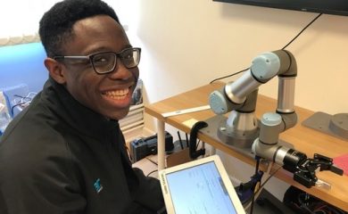 Happy new employee programming Universal Robot