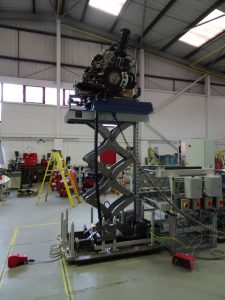 Linear chain lifting heavy car engine